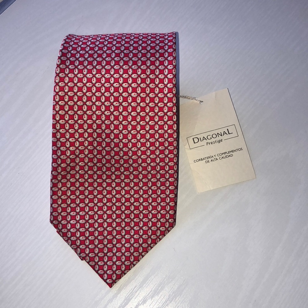 Custom Hand  Made  Spain 100% Silk tie red gray pattern cadagua